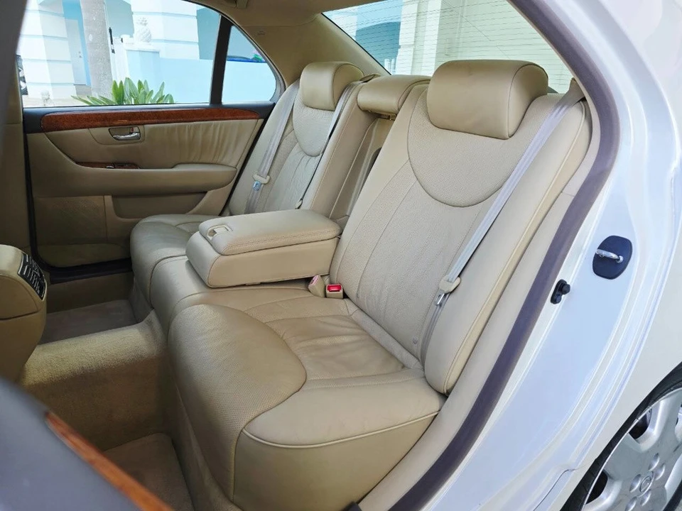 2005 Lexus LS 3rd Gen - Image 20 of 21