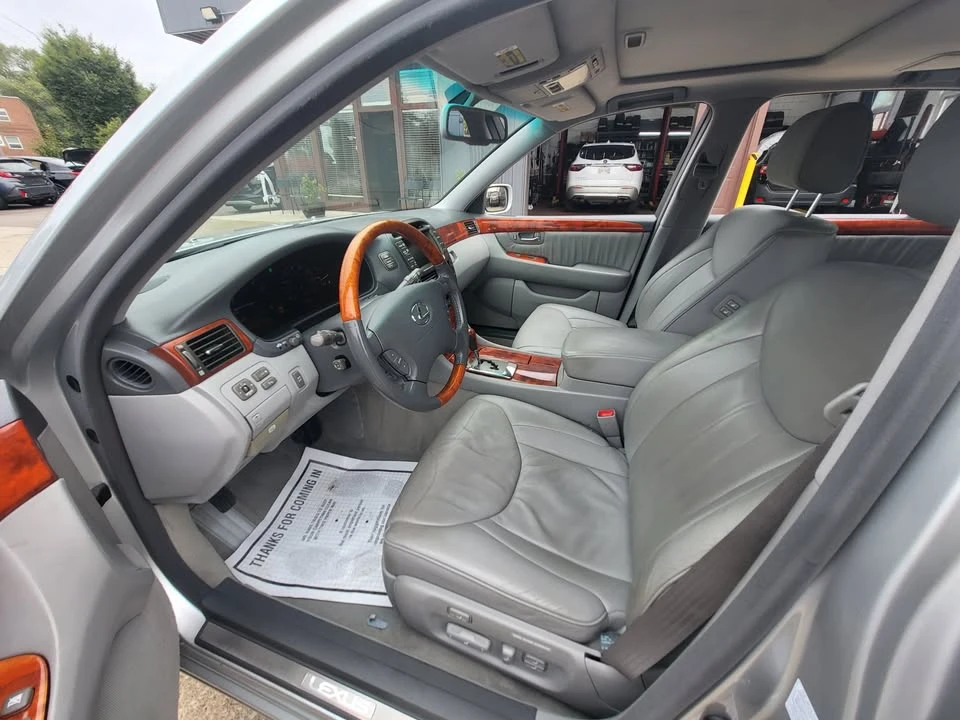 2005 Lexus LS 3rd Gen - Image 7 of 15