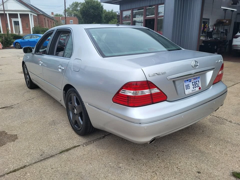 2005 Lexus LS 3rd Gen - Image 4 of 15