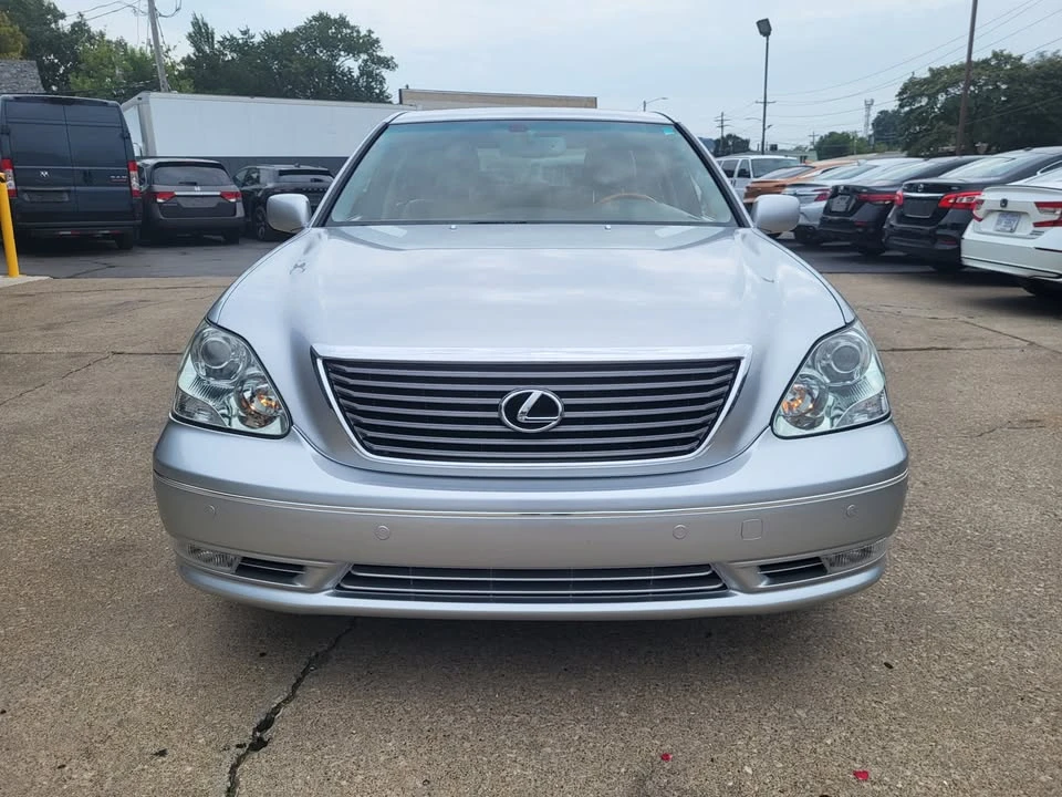 2005 Lexus LS 3rd Gen - Image 2 of 15