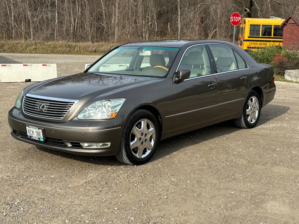 2005 Lexus LS 2nd Gen - Image 6 of 31