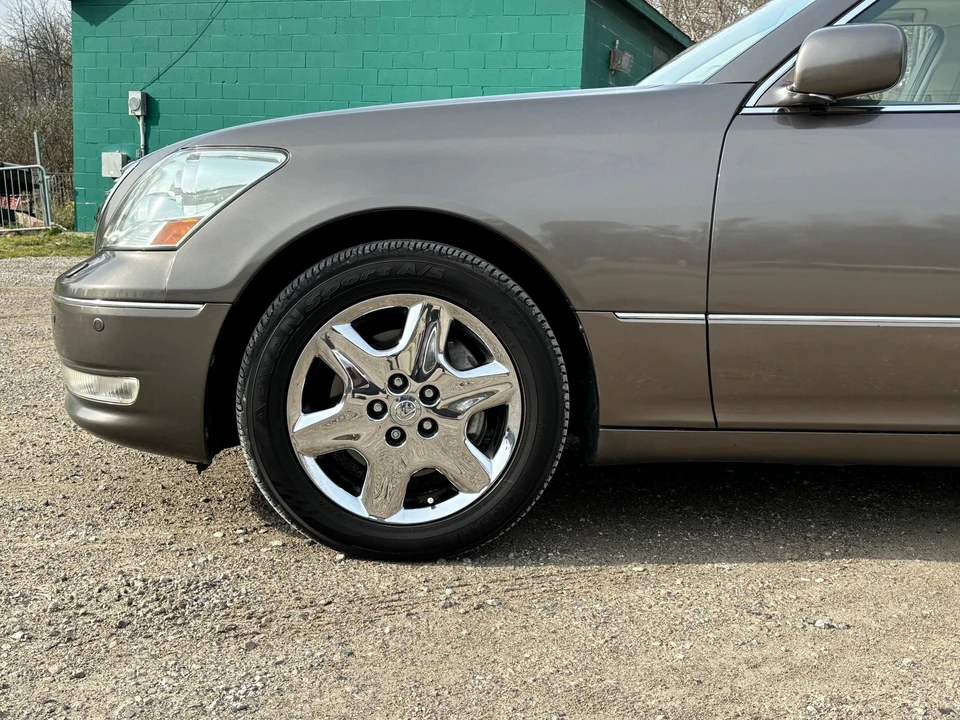 2005 Lexus LS 2nd Gen - Image 23 of 31
