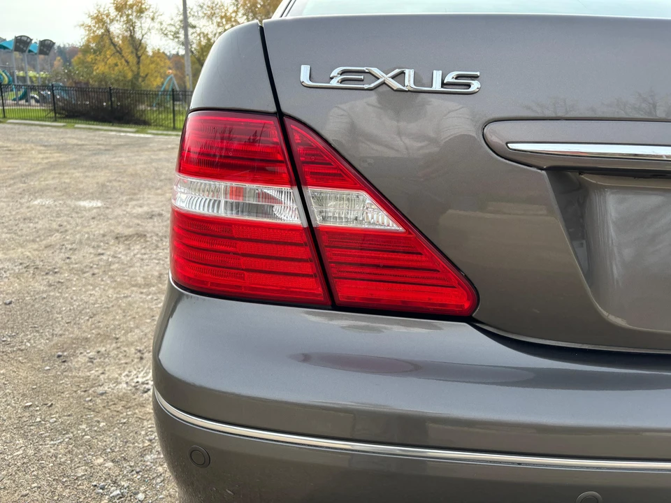 2005 Lexus LS 2nd Gen - Image 15 of 31