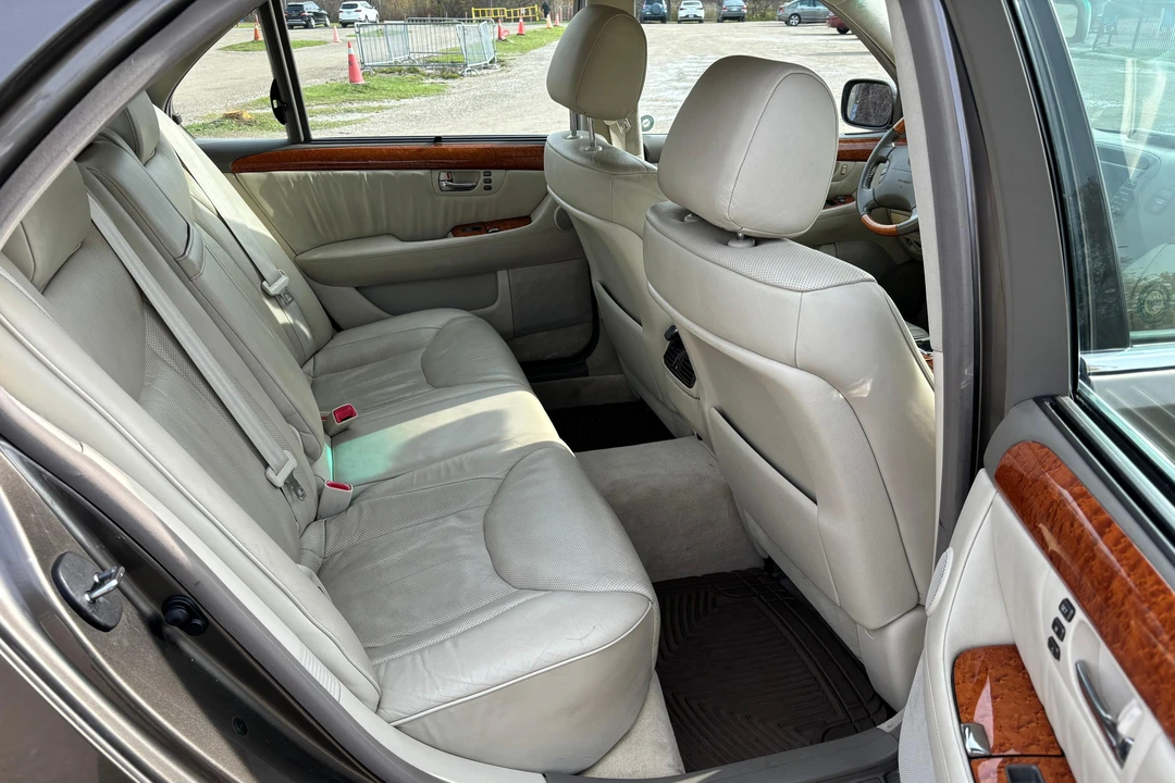 2005 Lexus LS 2nd Gen - Image 30 of 31