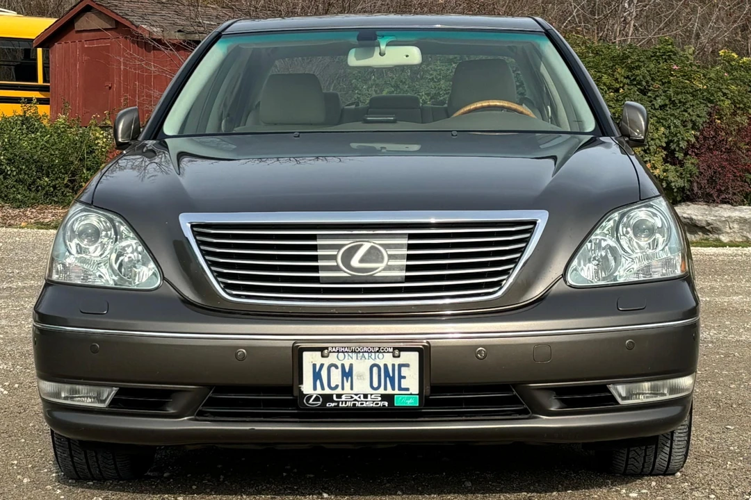 2005 Lexus LS 2nd Gen - Image 2 of 31