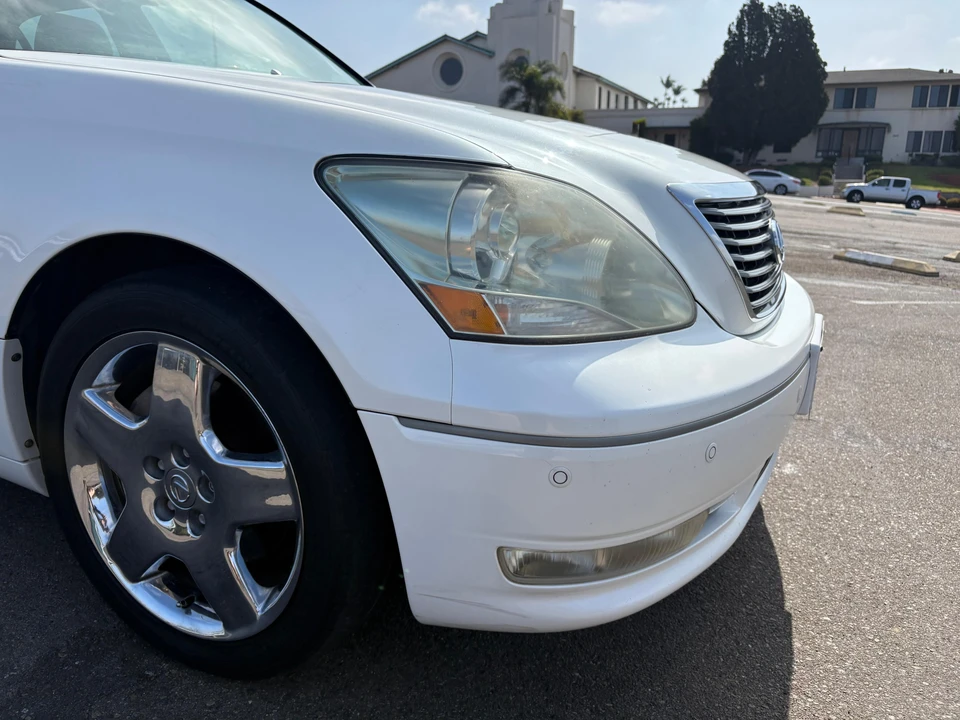 2005 Lexus LS 3rd Gen - Image 14 of 31