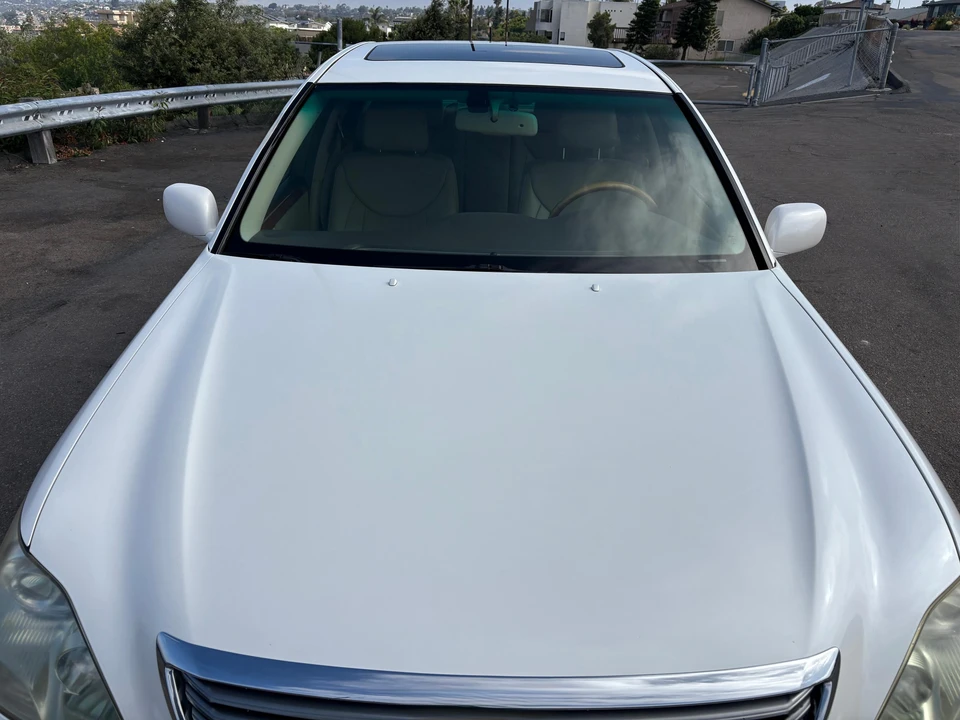 2005 Lexus LS 3rd Gen - Image 15 of 31