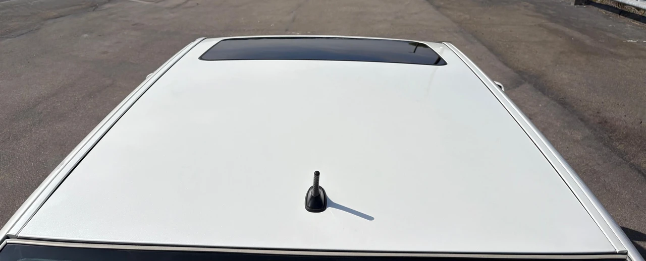 2005 Lexus LS 3rd Gen - Image 26 of 31