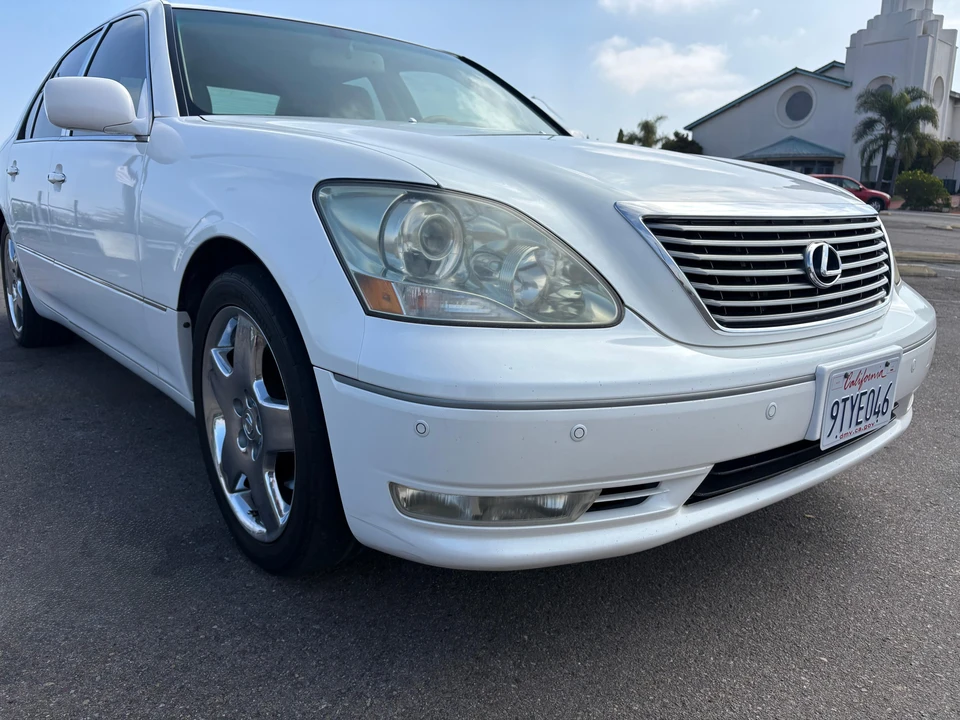 2005 Lexus LS 3rd Gen - Image 11 of 31