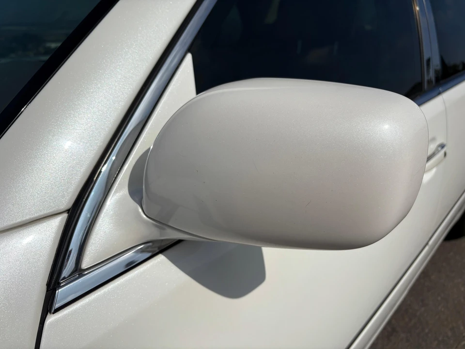 2005 Lexus LS 3rd Gen - Image 22 of 31