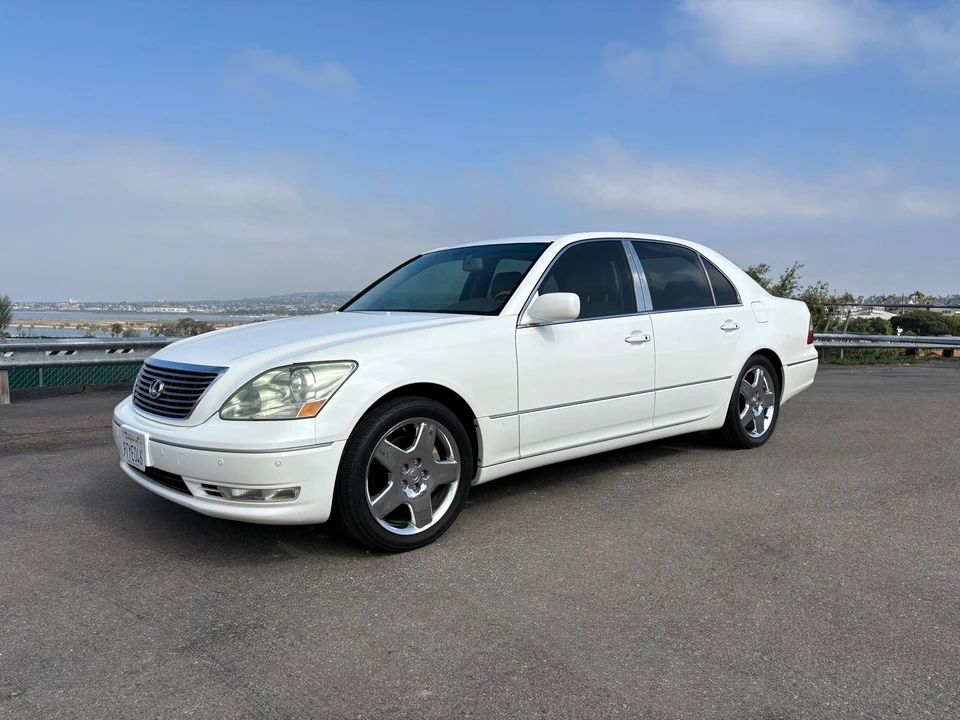 2005 Lexus LS 3rd Gen - Image 10 of 31