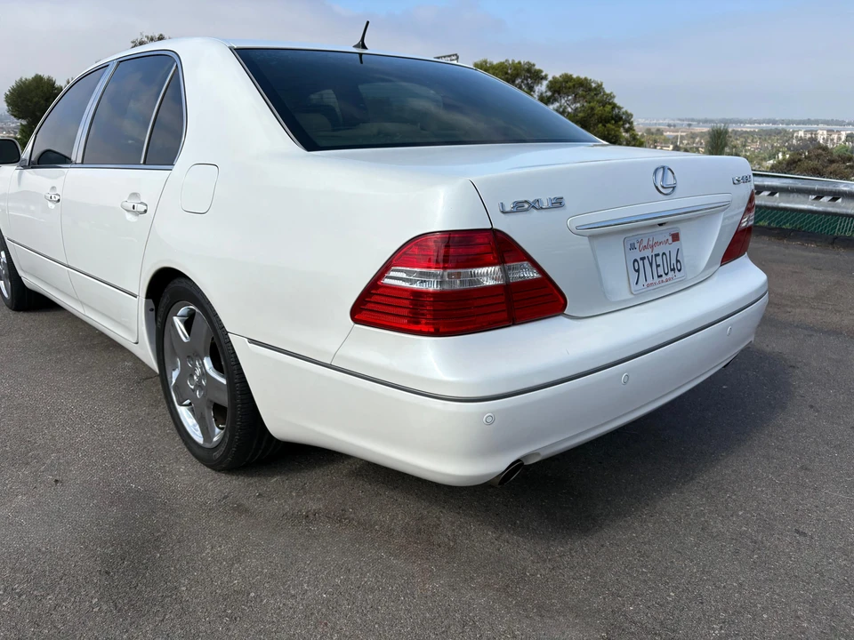2005 Lexus LS 3rd Gen - Image 6 of 31