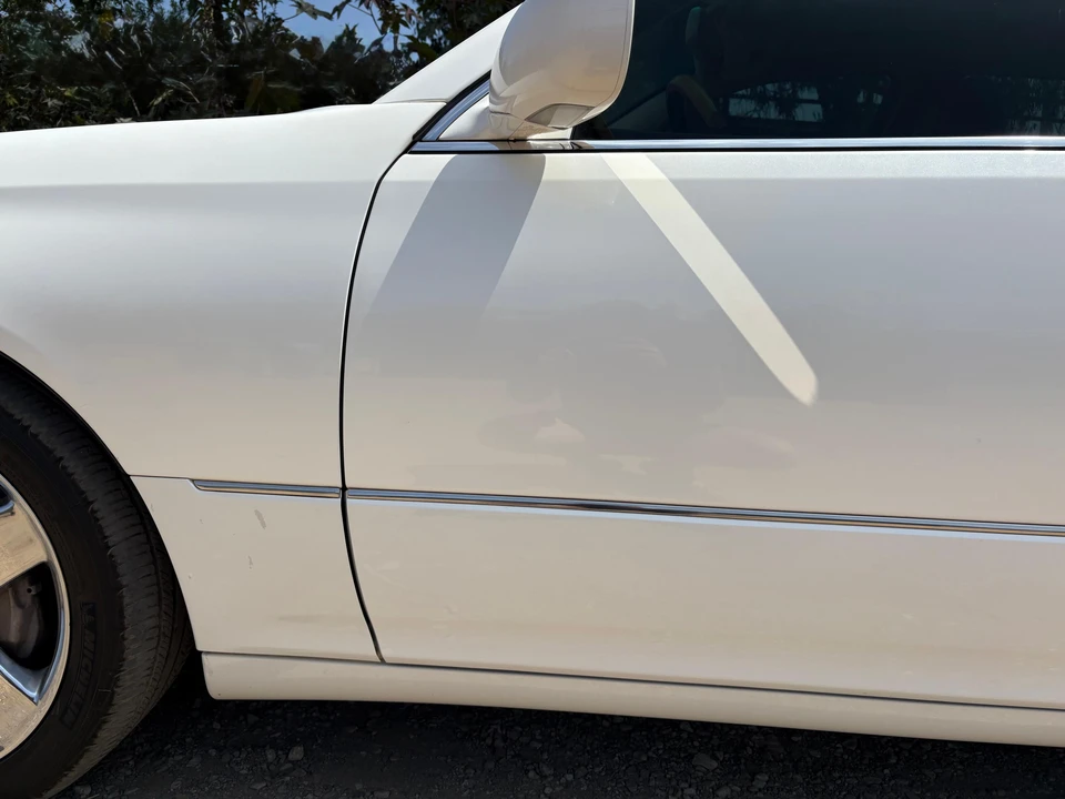 2005 Lexus LS 3rd Gen - Image 18 of 31