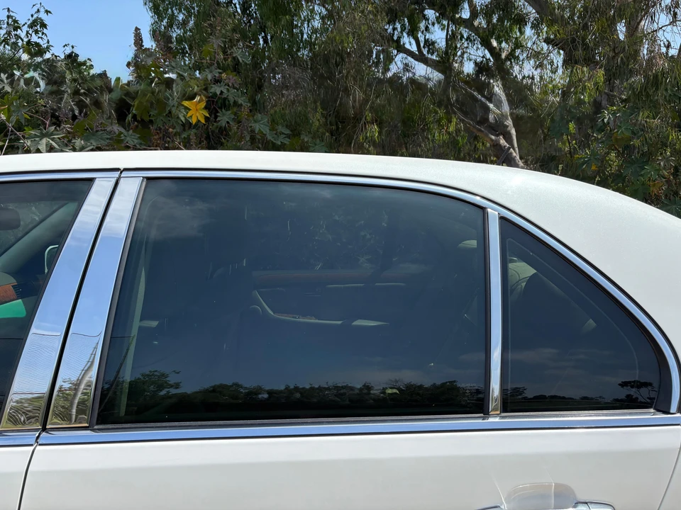 2005 Lexus LS 3rd Gen - Image 26 of 31