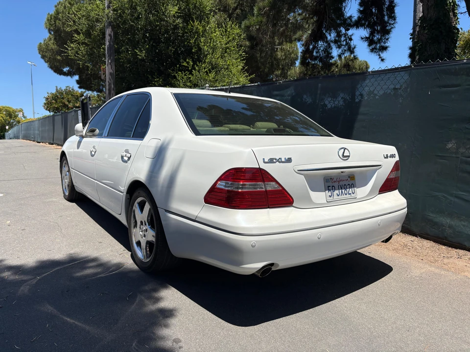 2005 Lexus LS 3rd Gen - Image 8 of 31