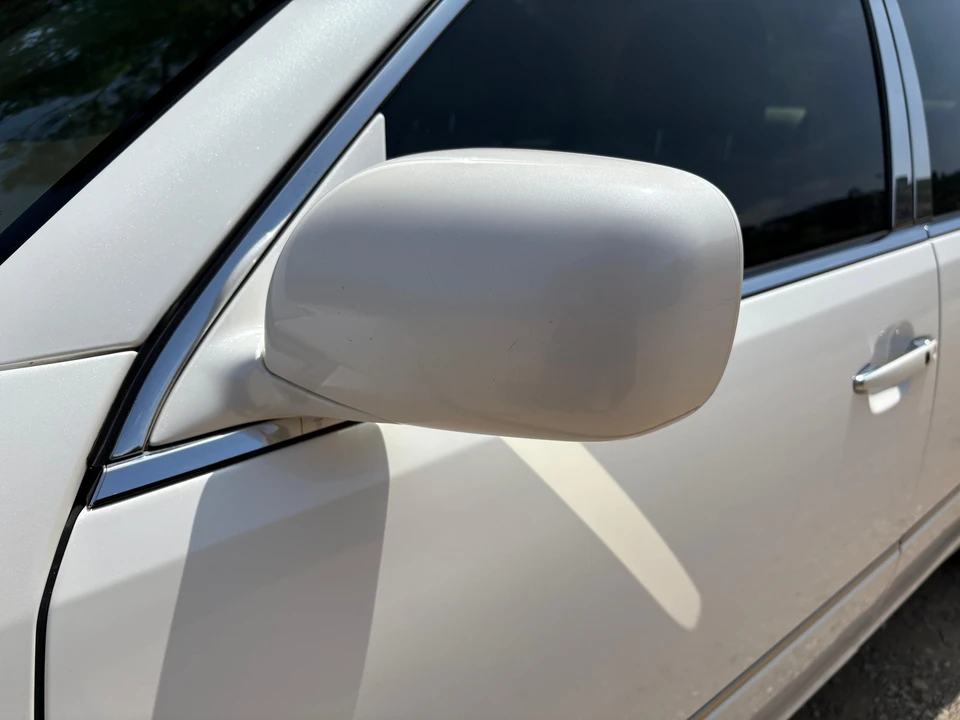 2005 Lexus LS 3rd Gen - Image 20 of 31