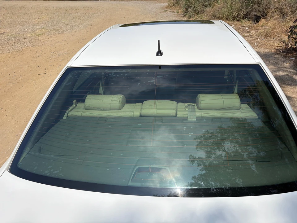 2005 Lexus LS 3rd Gen - Image 31 of 31