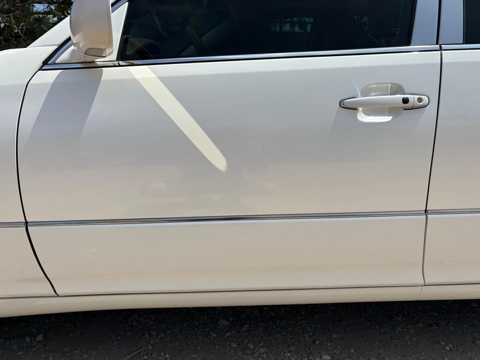 2005 Lexus LS 3rd Gen - Image 23 of 31