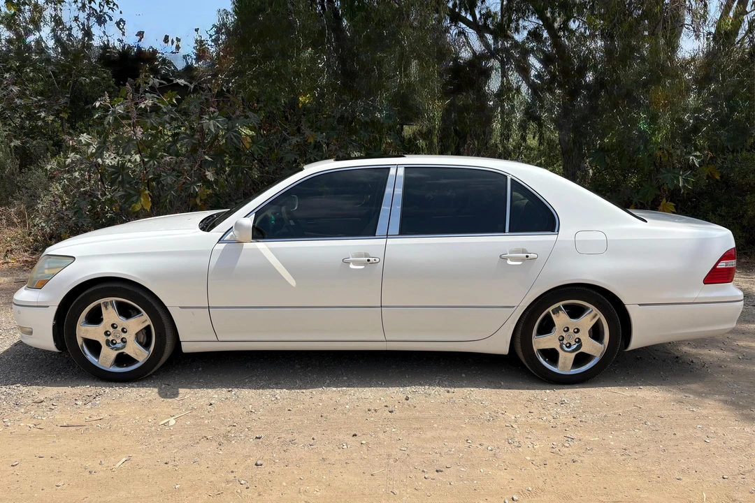 2005 Lexus LS 3rd Gen - Image 3 of 31