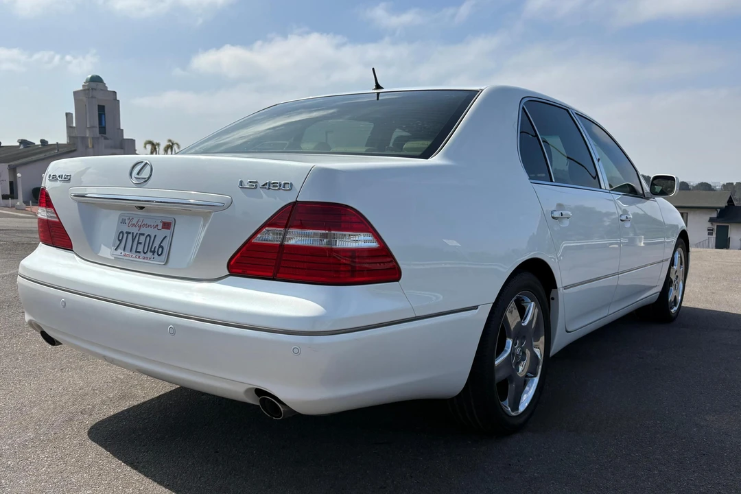 2005 Lexus LS 3rd Gen - Image 4 of 31