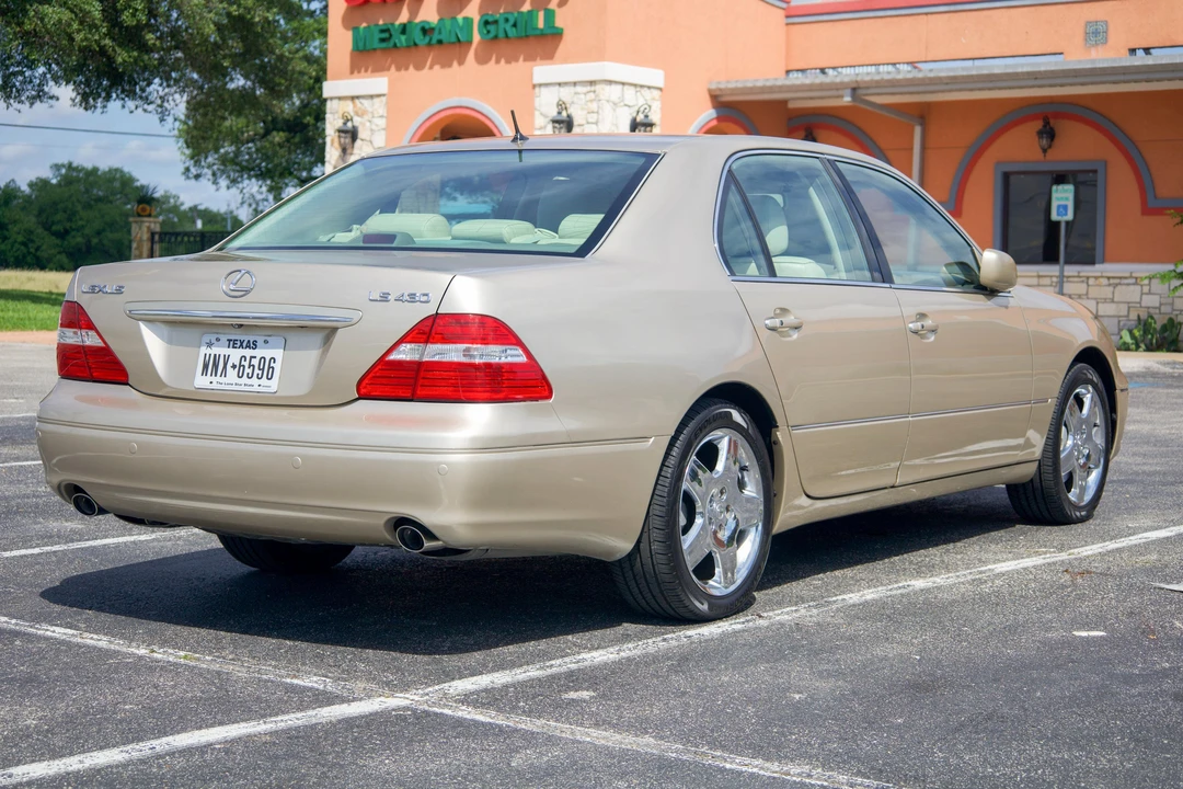 2005 Lexus LS 3rd Gen - Image 4 of 31