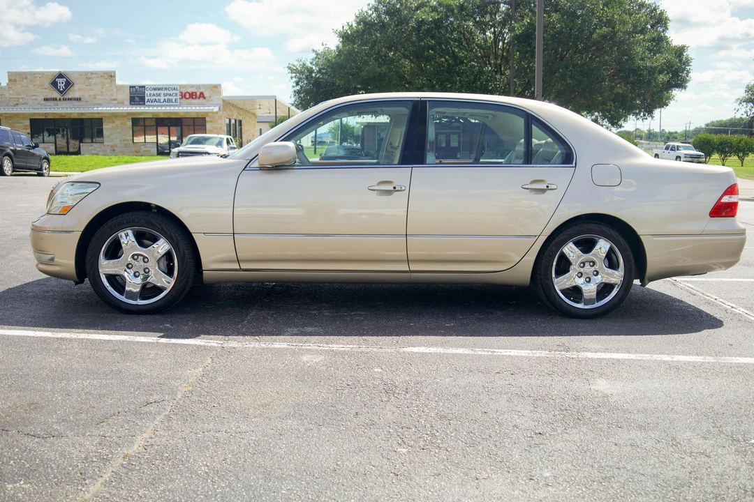 2005 Lexus LS 3rd Gen - Image 3 of 31