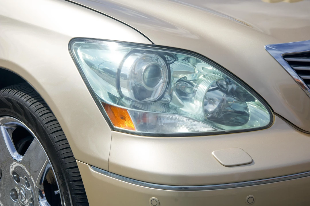 2005 Lexus LS 3rd Gen - Image 9 of 31
