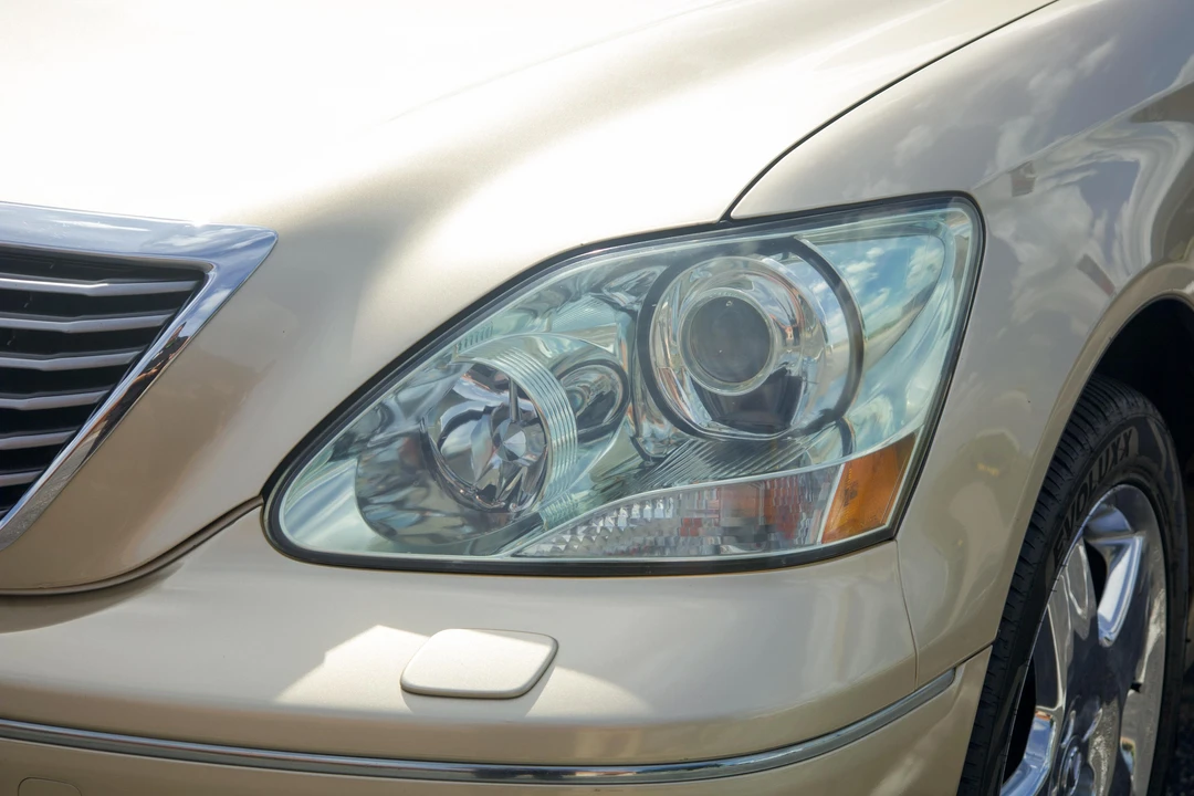 2005 Lexus LS 3rd Gen - Image 10 of 31