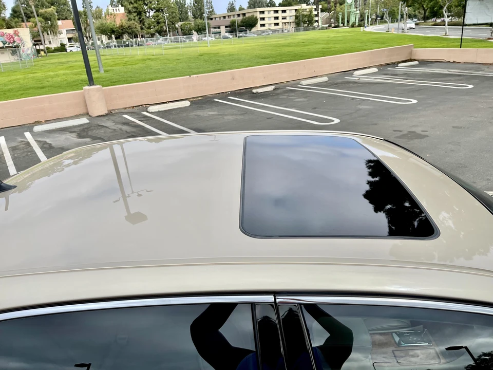 2005 Lexus LS 3rd Gen - Image 29 of 31