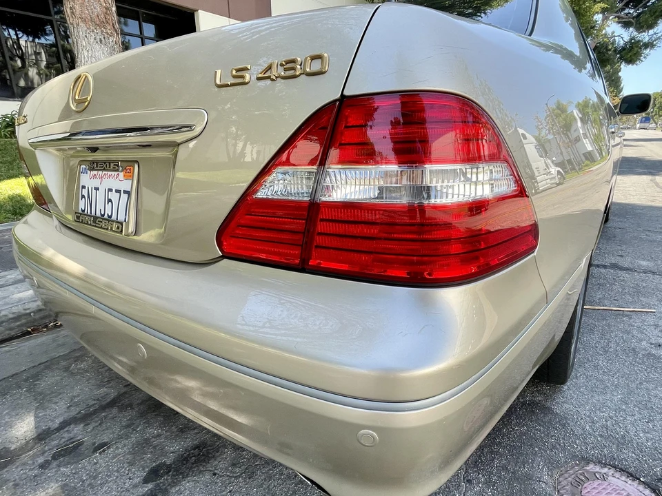 2005 Lexus LS 3rd Gen - Image 26 of 31