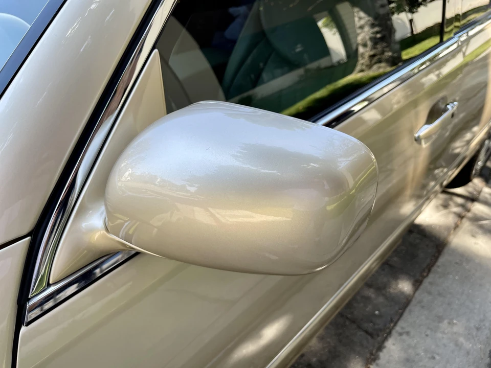 2005 Lexus LS 3rd Gen - Image 19 of 31