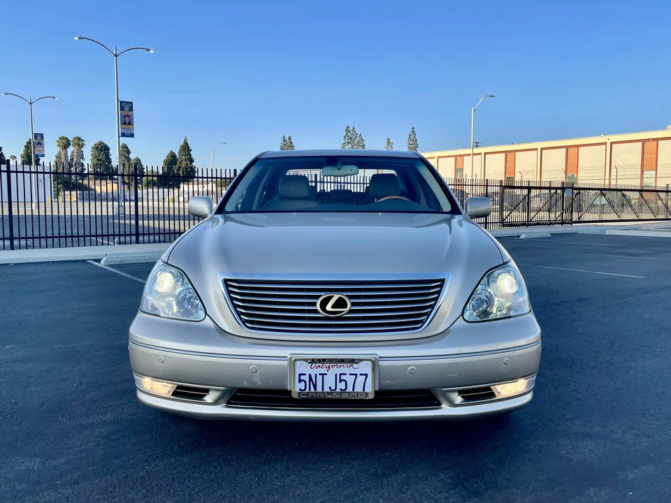 2005 Lexus LS 3rd Gen - Image 6 of 31