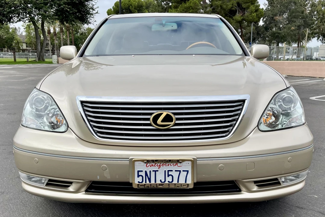 2005 Lexus LS 3rd Gen - Image 2 of 31