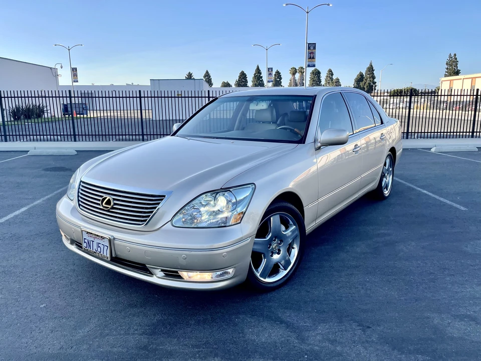 2005 Lexus LS 3rd Gen - Image 7 of 31