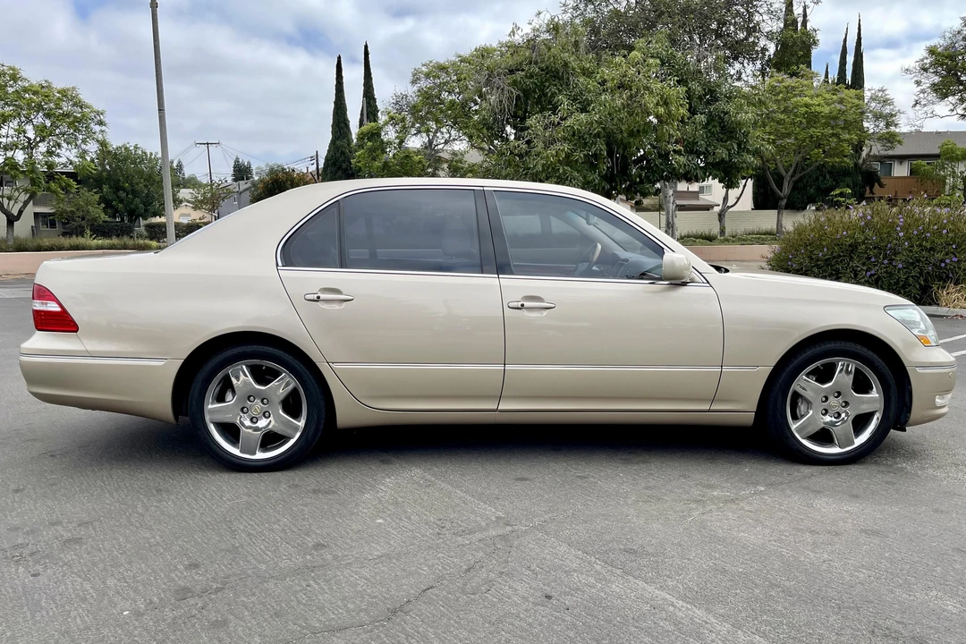 2005 Lexus LS 3rd Gen - Image 3 of 31
