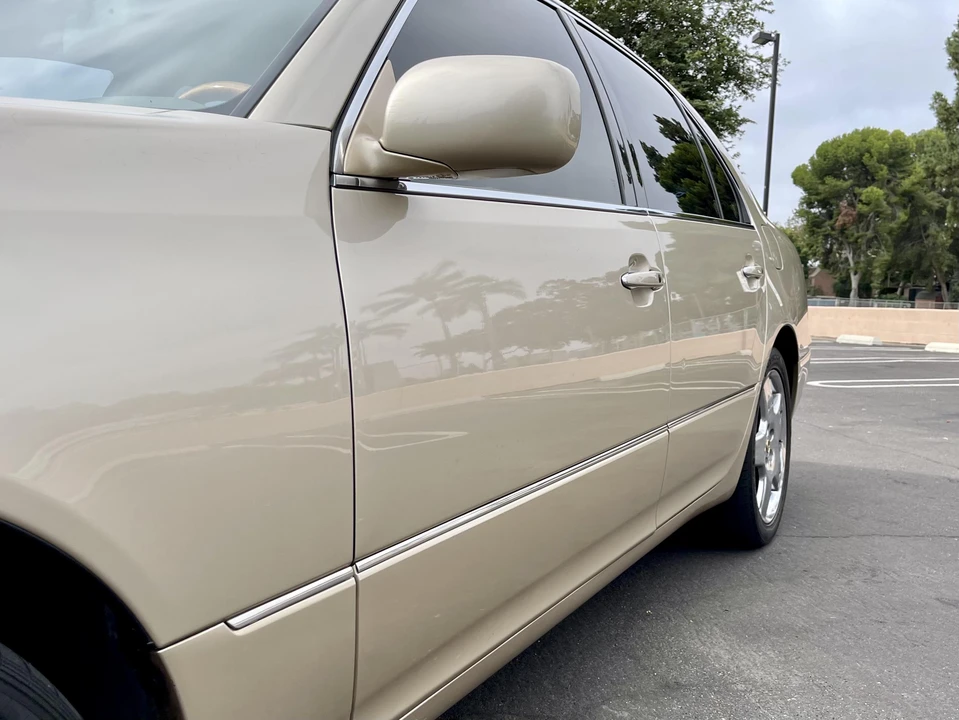 2005 Lexus LS 3rd Gen - Image 17 of 31
