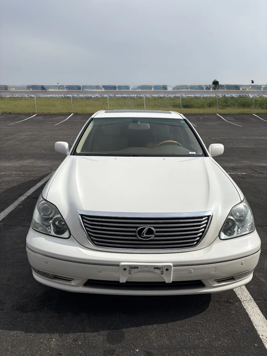 2005 Lexus LS 3rd Gen - Image 5 of 21