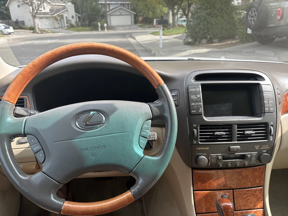 2005 Lexus LS 3rd Gen - Image 8 of 21