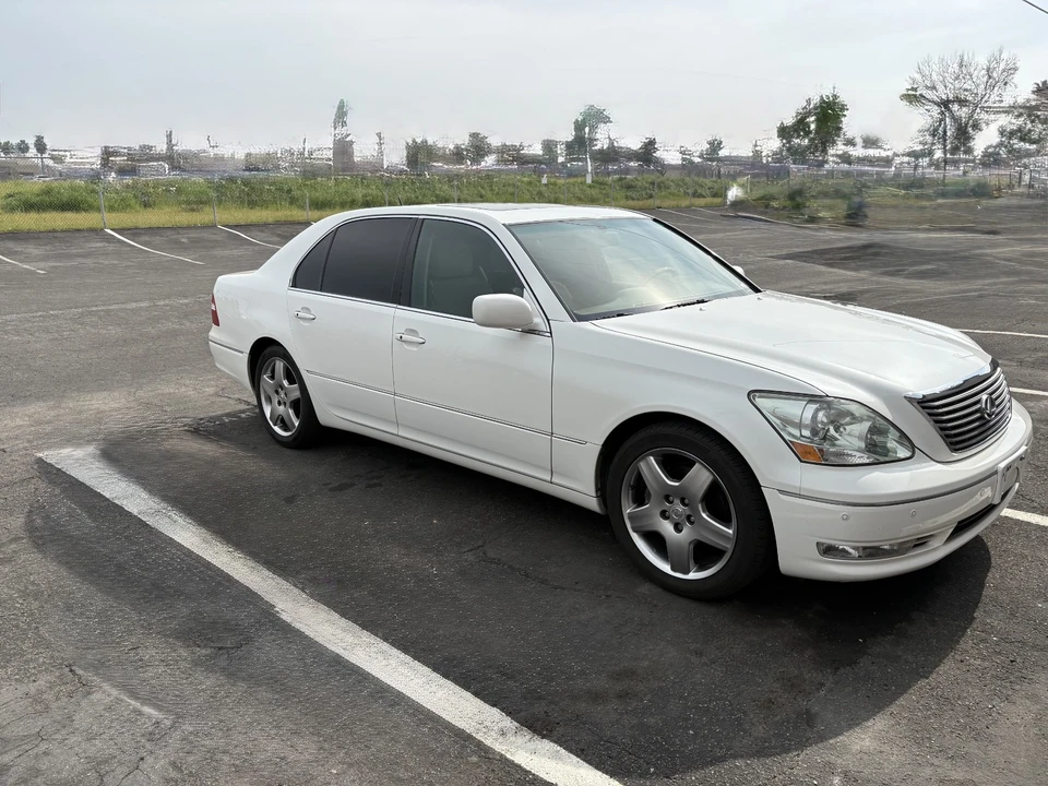 2005 Lexus LS 3rd Gen - Image 3 of 21