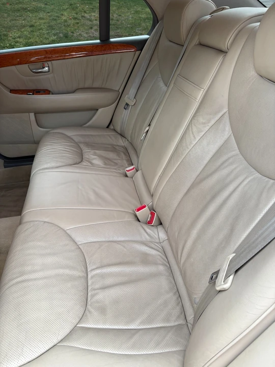 2005 Lexus LS 3rd Gen - Image 16 of 21