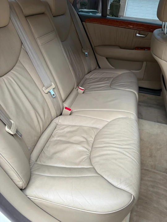 2005 Lexus LS 3rd Gen - Image 18 of 21