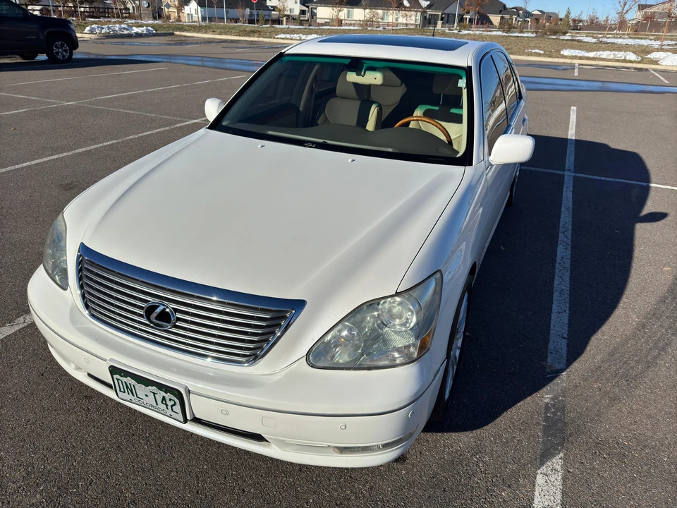 2005 Lexus LS 3rd Gen - Image 10 of 31