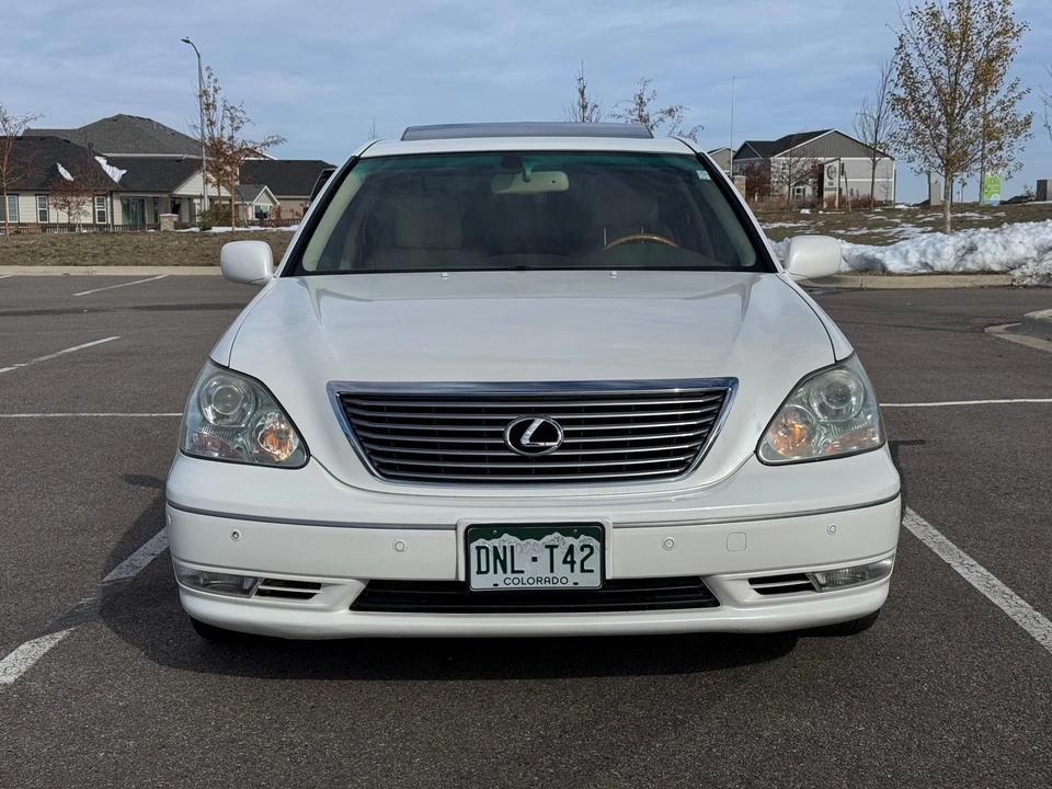 2005 Lexus LS 3rd Gen - Image 9 of 31