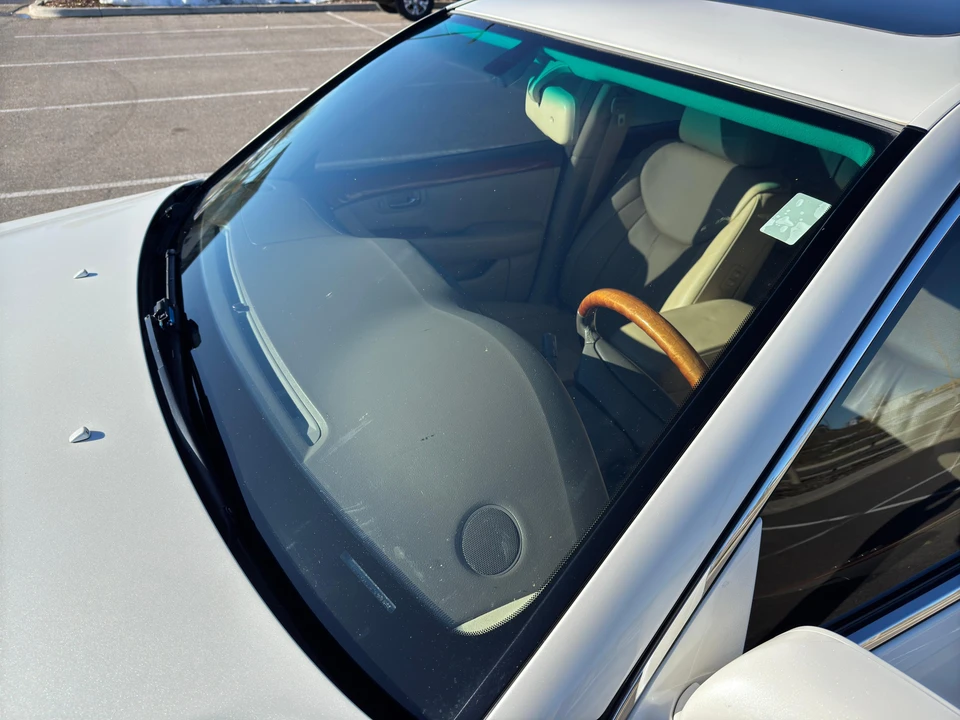 2005 Lexus LS 3rd Gen - Image 22 of 31