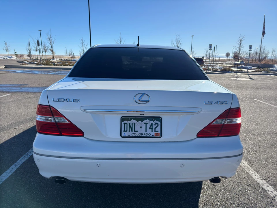 2005 Lexus LS 3rd Gen - Image 14 of 31