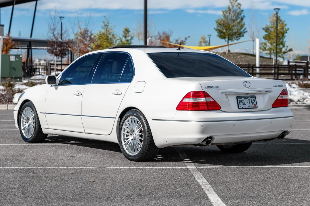 2005 Lexus LS 3rd Gen - Image 4 of 31