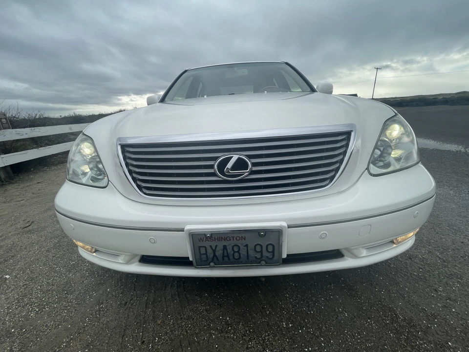 2005 Lexus LS 3rd Gen - Image 6 of 31