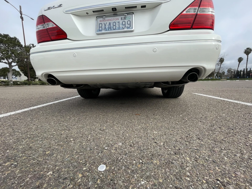 2005 Lexus LS 3rd Gen - Image 22 of 31