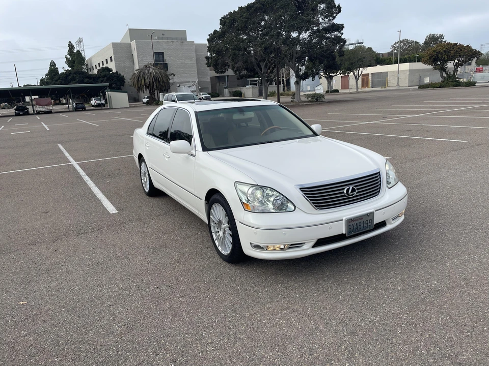 2005 Lexus LS 3rd Gen - Image 9 of 31