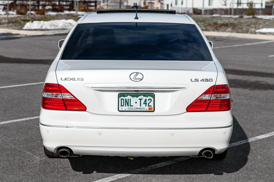 2005 Lexus LS 3rd Gen - Image 5 of 31